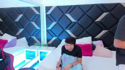 Gabo Lucas and Justin online show from November 19, 2025, 12:10 am