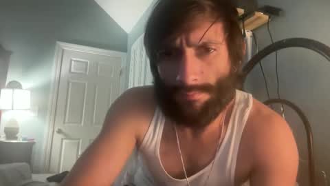 Snapshot of spacecase843 chatting on February 6, 2025, 5:25 am TrndSettrz online show from February 6, 2025, 5:25 am