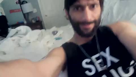 Snapshot of spacecase843 chatting on February 28, 2025, 6:32 am TrndSettrz online show from February 28, 2025, 6:32 am