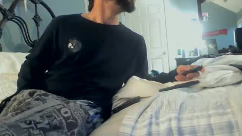 Snapshot of spacecase843 chatting on March 4, 2025, 12:39 am TrndSettrz online show from March 4, 2025, 12:39 am