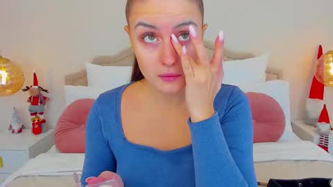 Snapshot of spacelady_ chatting on December 20, 2025, 11:28 am Julia online show from December 20, 2025, 11:28 am