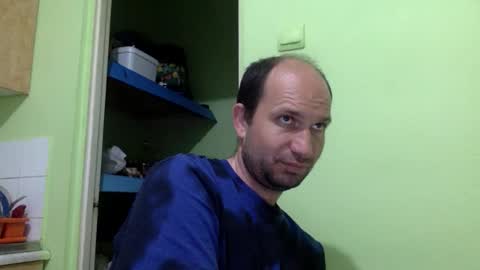 Snapshot of sparei7 chatting on April 17, 2026, 8:34 pm Snaiky online show from April 17, 2026, 8:34 pm