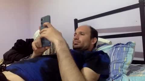 Snapshot of sparei7 chatting on April 18, 2026, 8:42 pm Snaiky online show from April 18, 2026, 8:42 pm