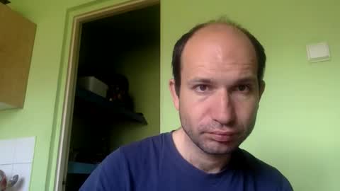 Snapshot of sparei7 chatting on April 25, 2026, 5:32 am Snaiky online show from April 25, 2026, 5:32 am