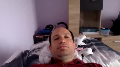 Snapshot of sparei7 chatting on April 29, 2026, 9:35 am Snaiky online show from April 29, 2026, 9:35 am