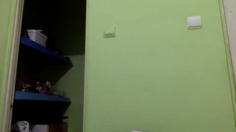 Snapshot of sparei7 chatting on May 6, 2026, 9:42 pm Snaiky online show from May 6, 2026, 9:42 pm