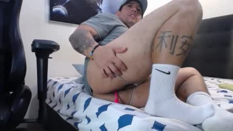 Snapshot of spartacus_cam chatting on October 29, 2025, 6:04 am online show from October 29, 2025, 6:04 am