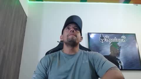 Snapshot of spartacus_cam chatting on November 11, 2025, 6:02 am online show from November 11, 2025, 6:02 am