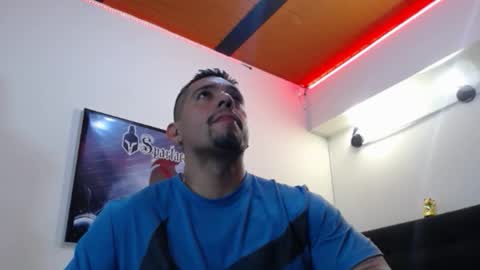 Snapshot of spartacus_cam chatting on November 22, 2025, 6:45 am online show from November 22, 2025, 6:45 am