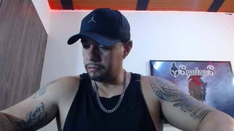 Snapshot of spartacus_cam chatting on November 24, 2025, 5:18 am online show from November 24, 2025, 5:18 am