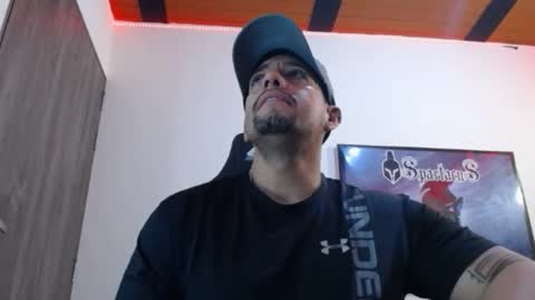 Snapshot of spartacus_cam chatting on December 15, 2025, 5:23 am online show from December 15, 2025, 5:23 am