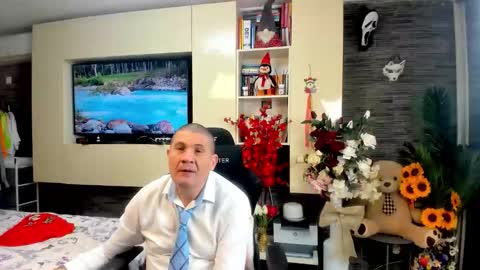 Snapshot of spartandaddy48 chatting on May 3, 2026, 11:55 pm Spartan online show from May 3, 2026, 11:55 pm