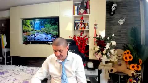 Snapshot of spartandaddy48 chatting on May 6, 2026, 11:48 am Spartan online show from May 6, 2026, 11:48 am