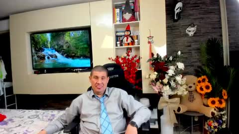 Snapshot of spartandaddy48 chatting on May 11, 2026, 1:44 am Spartan online show from May 11, 2026, 1:44 am
