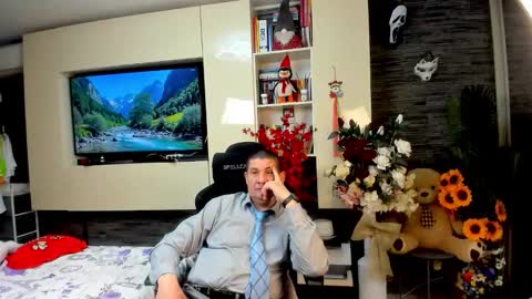 Snapshot of spartandaddy48 chatting on May 14, 2026, 12:06 am Spartan online show from May 14, 2026, 12:06 am