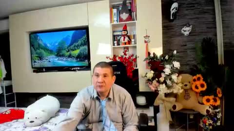 Snapshot of spartandaddy48 chatting on May 14, 2026, 11:33 pm Spartan online show from May 14, 2026, 11:33 pm