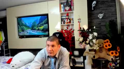 Snapshot of spartandaddy48 chatting on May 16, 2026, 12:29 am Spartan online show from May 16, 2026, 12:29 am
