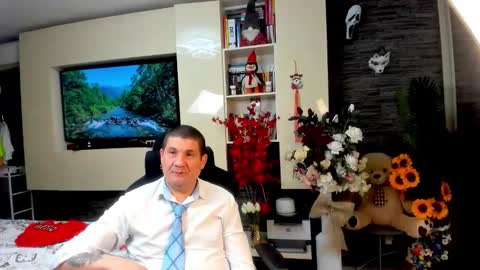 Snapshot of spartandaddy48 chatting on May 19, 2026, 8:26 pm Spartan online show from May 19, 2026, 8:26 pm