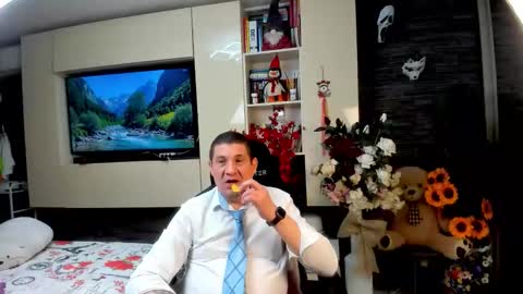 Snapshot of spartandaddy48 chatting on May 22, 2026, 6:57 pm Spartan online show from May 22, 2026, 6:57 pm