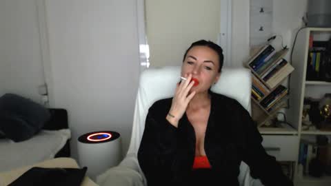 Carla online show from October 12, 2025, 3:44 pm