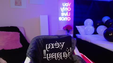 scarlett online show from October 26, 2025, 1:06 pm