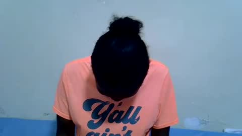 Snapshot of spicy_kittie chatting on June 24, 2026, 11:53 am Kittle online show from June 24, 2026, 11:53 am