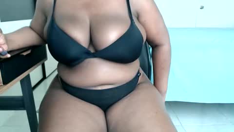 Snapshot of spicychocolatestrawberry chatting on February 4, 2026, 7:31 pm SPICYCHOCSTRAW online show from February 4, 2026, 7:31 pm