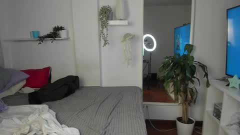 Snapshot of spider_baby_ chatting on December 16, 2025, 12:04 am spider_baby_ online show from December 16, 2025, 12:04 am