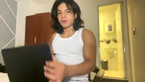 Snapshot of spideychill chatting on December 5, 2024, 10:01 am spideychill online show from December 5, 2024, 10:01 am