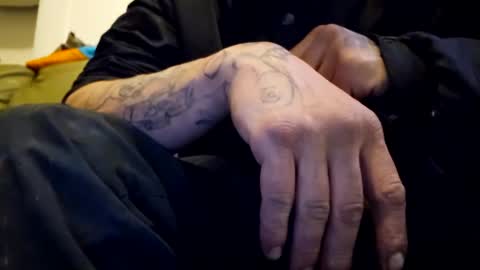 Lil blue devil online show from December 24, 2024, 11:17 am