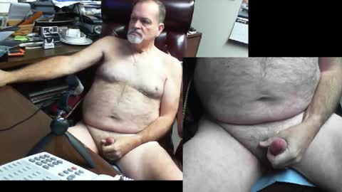 Snapshot of spitfire1964 chatting on January 20, 2025, 7:14 pm Spitfire online show from January 20, 2025, 7:14 pm