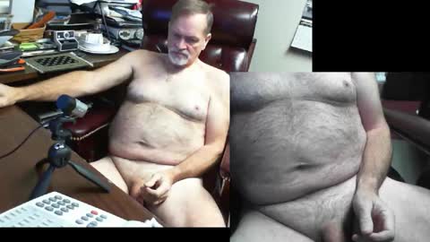 Snapshot of spitfire1964 chatting on January 28, 2025, 8:58 pm Spitfire online show from January 28, 2025, 8:58 pm