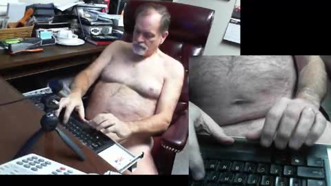 Snapshot of spitfire1964 chatting on March 7, 2025, 10:54 pm Spitfire online show from March 7, 2025, 10:54 pm