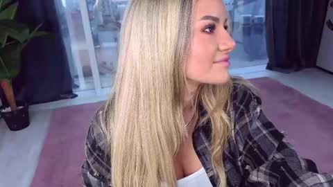 Snapshot of spoilm3mor3 chatting on November 18, 2025, 11:58 am Anna online show from November 18, 2025, 11:58 am