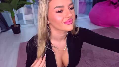 Snapshot of spoilm3mor3 chatting on November 28, 2025, 12:08 pm Anna online show from November 28, 2025, 12:08 pm