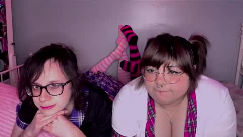 Snapshot of spookybabe2000 chatting on March 6, 2025, 4:19 am Spooky 3 online show from March 6, 2025, 4:19 am