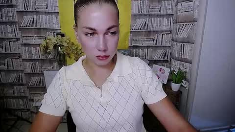 Karina online show from September 13, 2025, 8:25 am