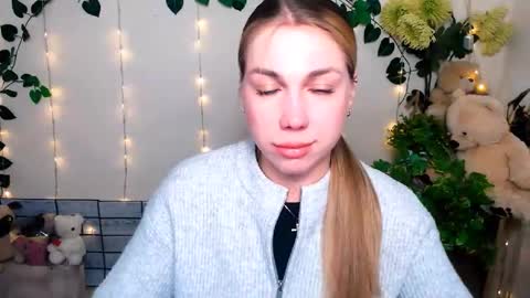 Karina online show from March 25, 2026, 8:53 am