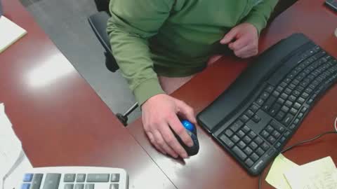 Snapshot of squirrelly82 chatting on January 23, 2025, 9:50 pm make me cum c2c talk to me online show from January 23, 2025, 9:50 pm