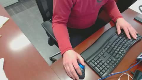 Snapshot of squirrelly82 chatting on January 30, 2025, 9:14 pm make me cum c2c talk to me online show from January 30, 2025, 9:14 pm