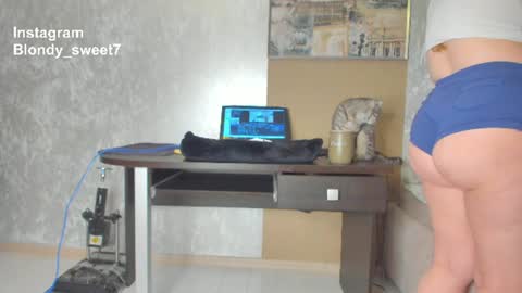 Snapshot of squirt_blondy chatting on June 18, 2026, 3:49 pm Caila online show from June 18, 2026, 3:49 pm