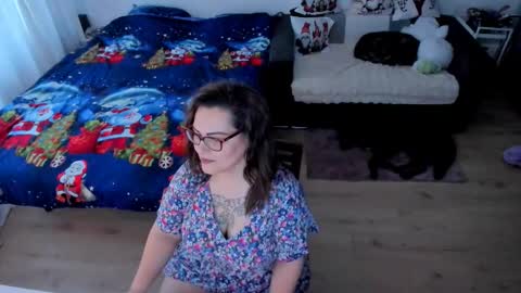 Snapshot of squirt_kimmm chatting on December 4, 2025, 2:04 pm Kim online show from December 4, 2025, 2:04 pm