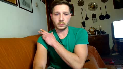 Snapshot of squirtluva chatting on December 1, 2024, 10:21 pm online show from December 1, 2024, 10:21 pm