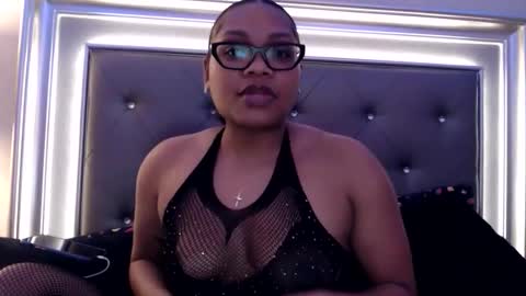 Snapshot of squirtsforfunds chatting on October 26, 2025, 12:16 am squirtsforfunds online show from October 26, 2025, 12:16 am
