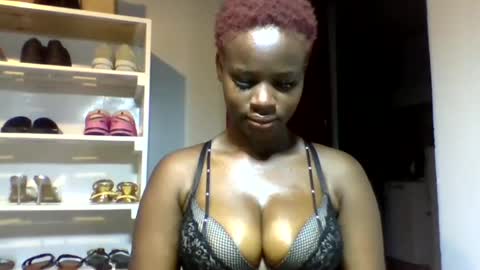 Snapshot of squiter_girlie chatting on February 27, 2026, 5:46 pm Squiter online show from February 27, 2026, 5:46 pm