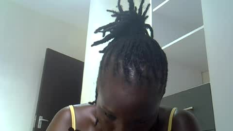 Snapshot of squitingbeech chatting on July 3, 2026, 1:17 pm Hadasa online show from July 3, 2026, 1:17 pm