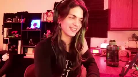 Earthling Gurl Michelle Allergy online show from April 3, 2026, 3:04 am