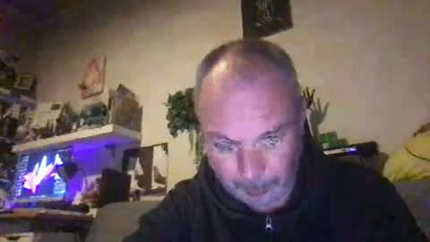 Snapshot of srekos38 chatting on March 1, 2026, 7:16 pm srekos38 online show from March 1, 2026, 7:16 pm