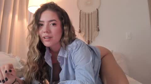 Sophie 3 online show from January 27, 2025, 11:00 pm