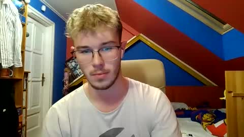 Snapshot of st1eve chatting on December 5, 2025, 7:32 pm st1eve online show from December 5, 2025, 7:32 pm